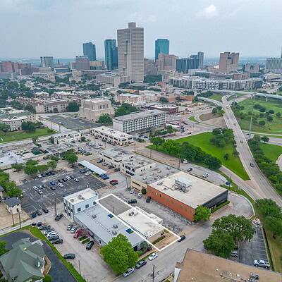 An image that shows 1212 W El Paso St (3 Of 3)