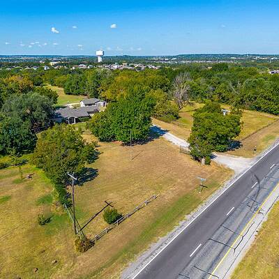 An image that shows 1060 S Burleson Blvd. (10 Of 58)