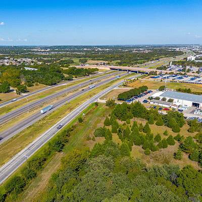 An image that shows 1060 S Burleson Blvd. (11 Of 58)