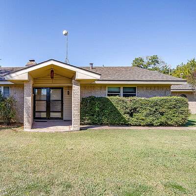 An image that shows 1060 S Burleson Blvd. (15 Of 58)
