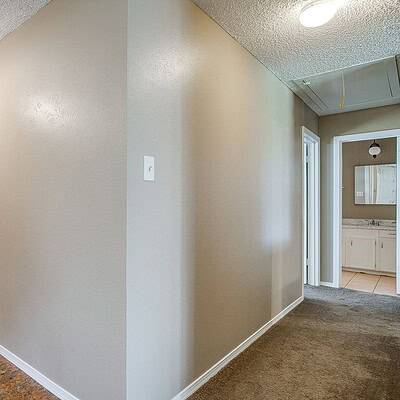 An image that shows 1060 S Burleson Blvd. (17 Of 58)