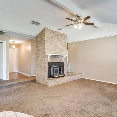 An image that shows 1060 S Burleson Blvd. (19 Of 58)