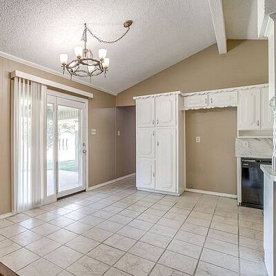 An image that shows 1060 S Burleson Blvd. (23 Of 58)