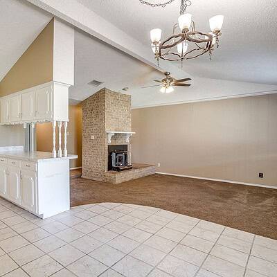 An image that shows 1060 S Burleson Blvd. (25 Of 58)