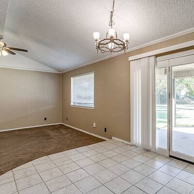 An image that shows 1060 S Burleson Blvd. (26 Of 58)
