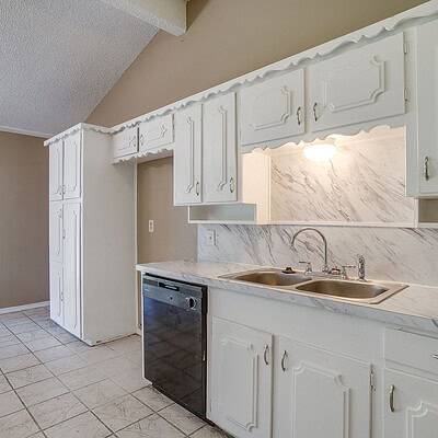 An image that shows 1060 S Burleson Blvd. (31 Of 58)