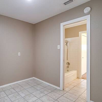 An image that shows 1060 S Burleson Blvd. (32 Of 58)