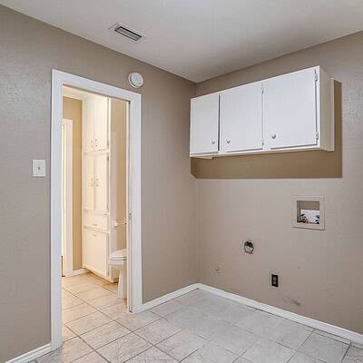 An image that shows 1060 S Burleson Blvd. (33 Of 58)