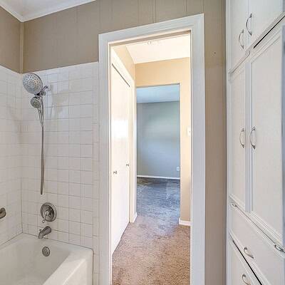 An image that shows 1060 S Burleson Blvd. (34 Of 58)