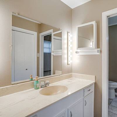 An image that shows 1060 S Burleson Blvd. (35 Of 58)