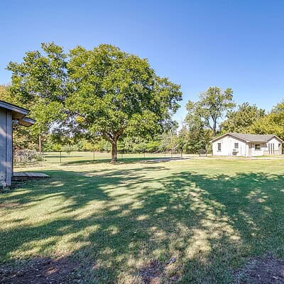 An image that shows 1060 S Burleson Blvd. (44 Of 58)