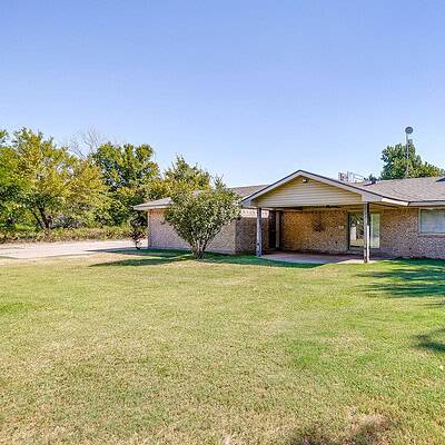 An image that shows 1060 S Burleson Blvd. (48 Of 58)