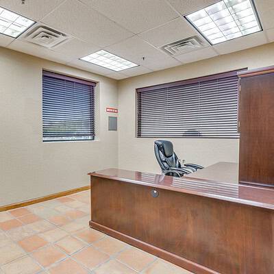 An image that shows 3500 Noble Ave (15 Of 46)