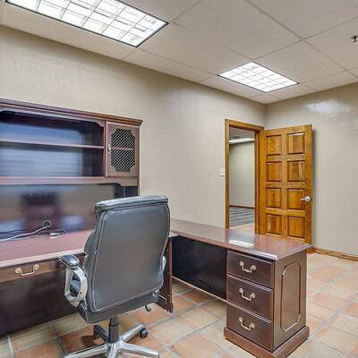 An image that shows 3500 Noble Ave (17 Of 46)