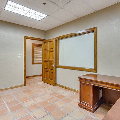 An image that shows 3500 Noble Ave (25 Of 46)