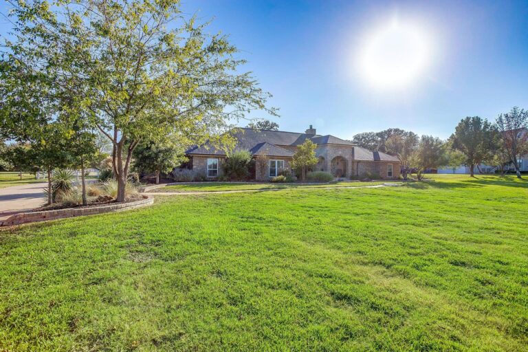 An image that shows 6070 Oak Hollow 1 Of 79 1