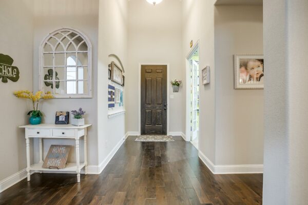 An image that shows 2747 Elmwood Dr (1 Of 41)