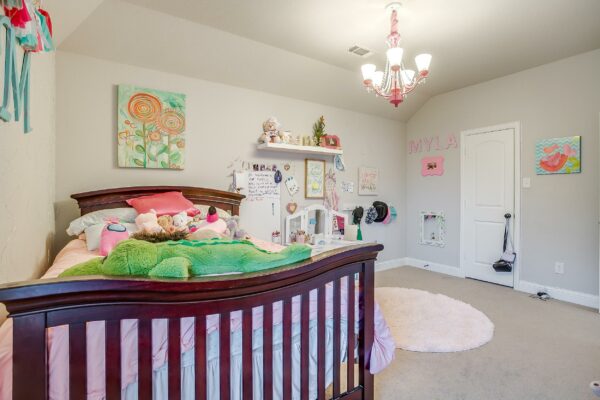 An image that shows 2747 Elmwood Dr (38 Of 41)