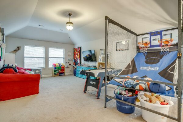 An image that shows 2747 Elmwood Dr (39 Of 41)
