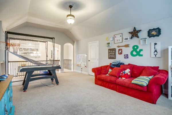 An image that shows 2747 Elmwood Dr (40 Of 41)
