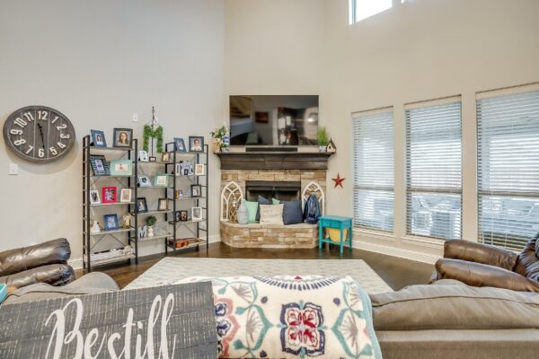 An image that shows 2747 Elmwood Dr (7 Of 41)