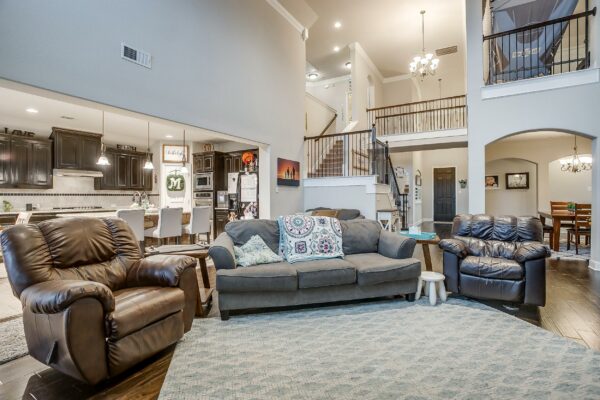 An image that shows 2747 Elmwood Dr (9 Of 41)