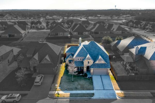 An image that shows 2747 Elmwood Drive (1 Of 25)