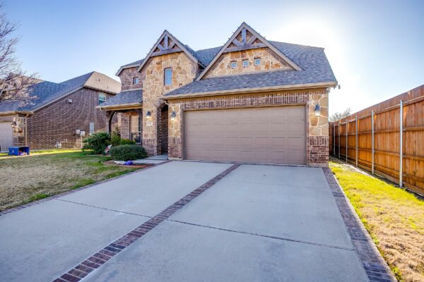 An image that shows 2747 Elmwood Drive (13 Of 25)