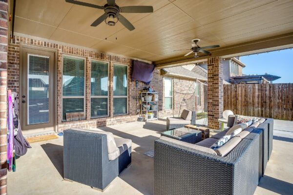 An image that shows 2747 Elmwood Drive (18 Of 25)