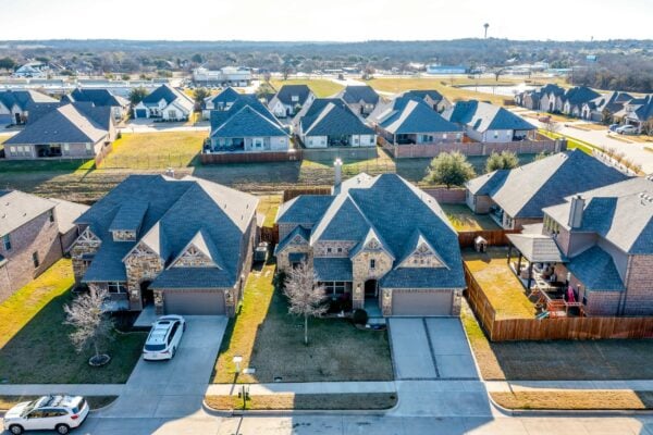 An image that shows 2747 Elmwood Drive (4 Of 25)