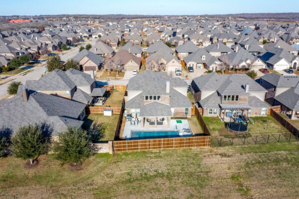 An image that shows 2747 Elmwood Drive (7 Of 25)