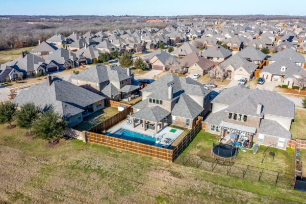 An image that shows 2747 Elmwood Drive (8 Of 25)