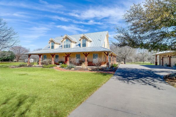 An image that shows 104 Ranchway (15 Of 72)