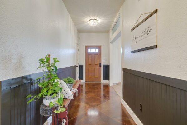 An image that shows 104 Ranchway (19 Of 72)