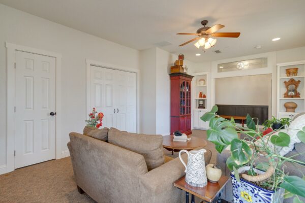 An image that shows 104 Ranchway (25 Of 72)