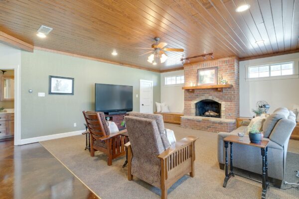 An image that shows 104 Ranchway (28 Of 72)