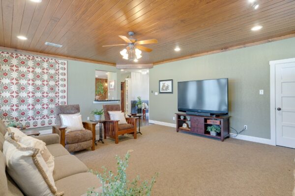 An image that shows 104 Ranchway (29 Of 72)
