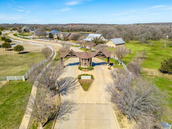 An image that shows 104 Ranchway (3 Of 72)