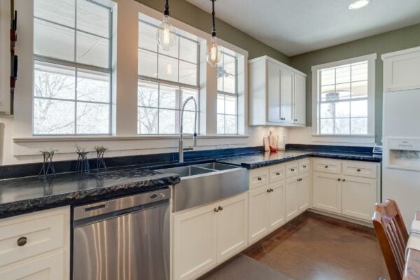 An image that shows 104 Ranchway (39 Of 72)