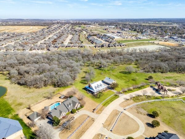 An image that shows 104 Ranchway (4 Of 72)