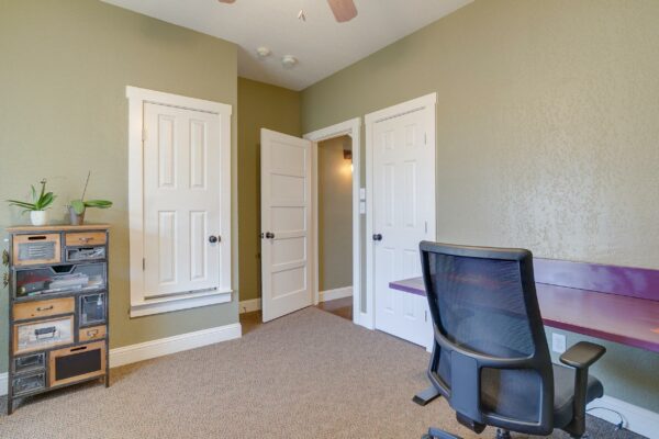 An image that shows 104 Ranchway (41 Of 72)