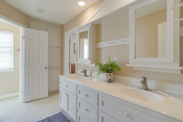 An image that shows 104 Ranchway (52 Of 72)