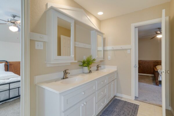 An image that shows 104 Ranchway (53 Of 72)