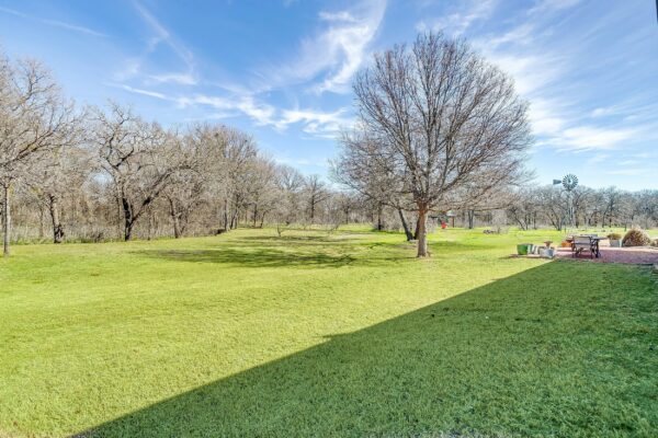An image that shows 104 Ranchway (64 Of 72)