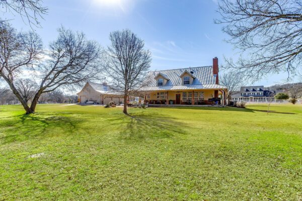 An image that shows 104 Ranchway (65 Of 72)