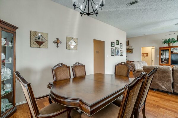 An image that shows 1805 Bertram Dr (16 Of 50)