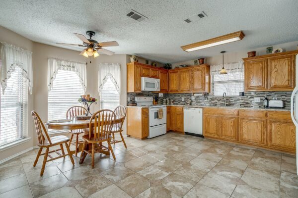 An image that shows 1805 Bertram Dr (18 Of 50)