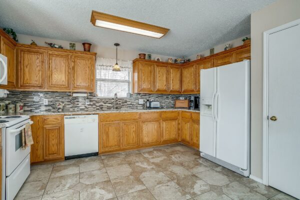 An image that shows 1805 Bertram Dr (23 Of 50)