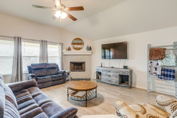 An image that shows 6512 Molly Anita Drive (11 Of 42)