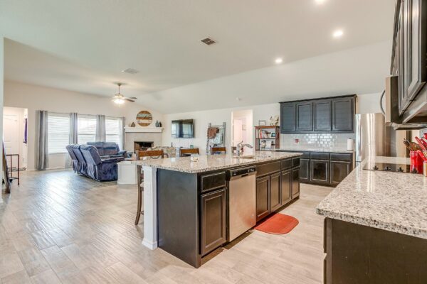 An image that shows 6512 Molly Anita Drive (18 Of 42)